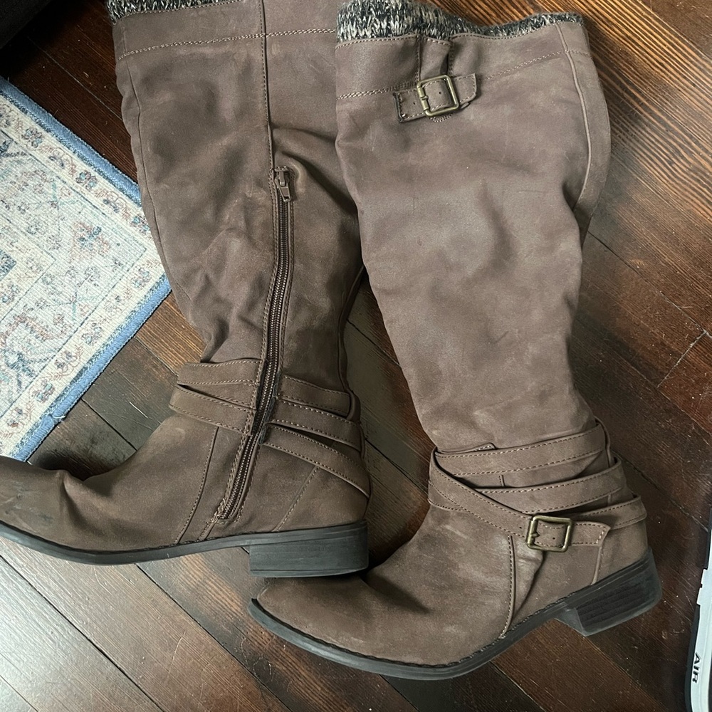 Brown Knee-High Women's Boots